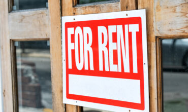 red for rent sign