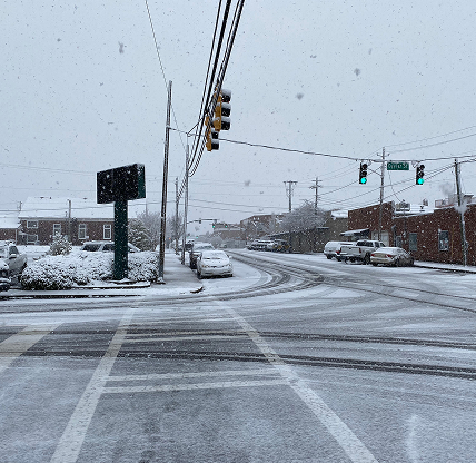 Snowy street corner in Dalton, GA.