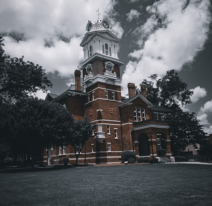 A vertical shot of Gwinnett Historic Courthouse, Lawrenceville - cheap car insurance in Georgia.